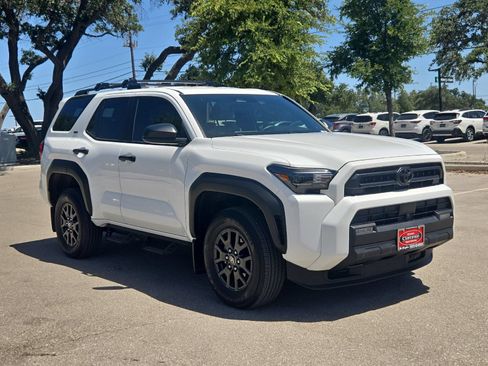 Certified 2025 Toyota 4Runner SR5 AWD/4WD image 7