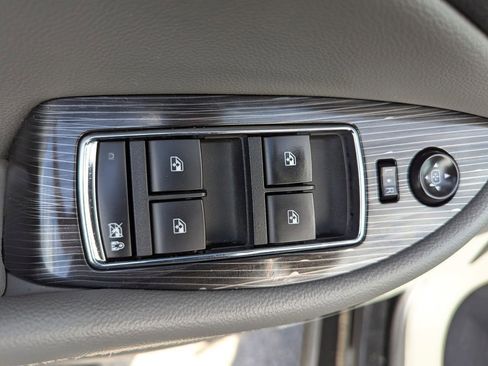 Used 2018 Chevrolet Impala LT image 15