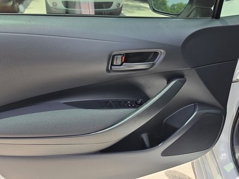 Used 2022 Toyota Corolla LE FWD image 17
