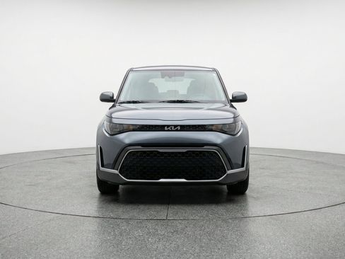 Used 2025 Kia Soul LX w/ LX Technology Package FWD image 2