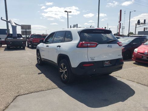 Used 2014 Jeep Cherokee Sport AWD/4WD image 10