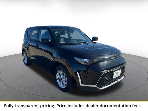 Used 2025 Kia Soul LX w/ LX Technology Package FWD image 2