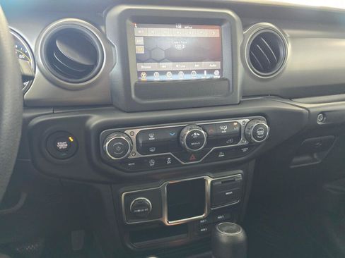 Used 2023 Jeep Wrangler Unlimited Sport AWD/4WD image 25