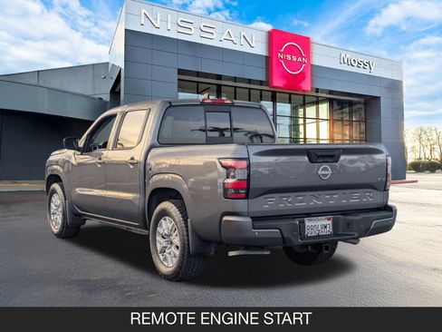 Used 2022 Nissan Frontier SV image 7