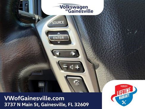 Used 2018 Nissan Titan SV w/ SV Convenience Package AWD/4WD image 22