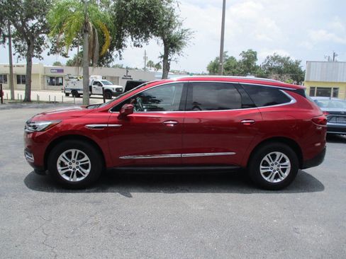 Used 2020 Buick Enclave Essence w/ LPO, Luxury Package FWD image 5
