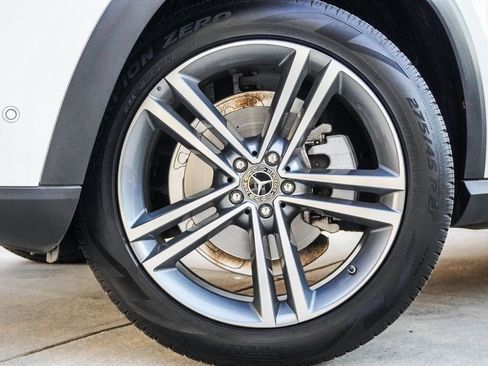 Used 2020 Mercedes-Benz GLE 350 w/ Premium Package image 2