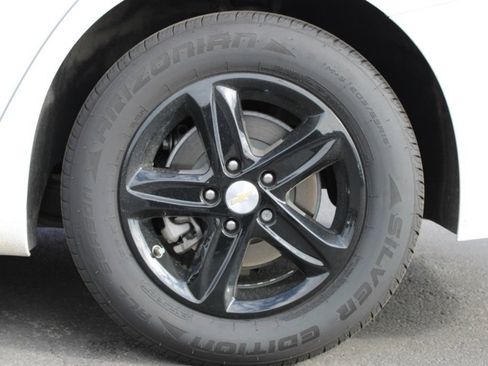 Used 2023 Chevrolet Malibu LT image 9