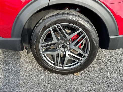 Used 2025 Ford Explorer ST image 24