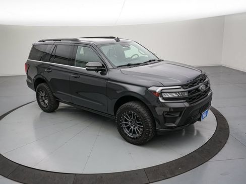 Certified 2024 Ford Expedition Limited AWD/4WD image 2