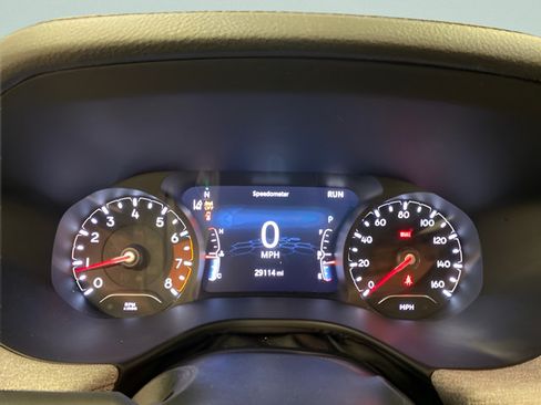 Used 2023 Jeep Compass Latitude AWD/4WD image 9