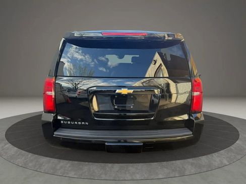 Used 2016 Chevrolet Suburban LT image 6