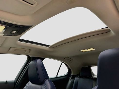 Used 2019 Lexus UX 200 w/ Premium Package FWD image 26