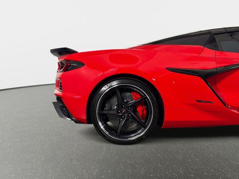 Used 2025 Chevrolet Corvette E-Ray AWD/4WD image 6