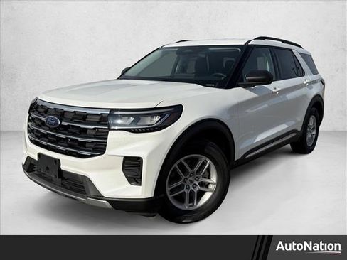 Used 2025 Ford Explorer Active image 1