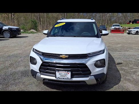 Used 2023 Chevrolet TrailBlazer LT FWD image 3