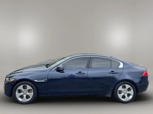 Used 2017 Jaguar XE RWD image 6
