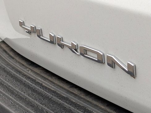 Used 2023 GMC Yukon SLT image 36