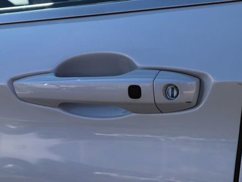 Used 2022 Mitsubishi Outlander SE image 10