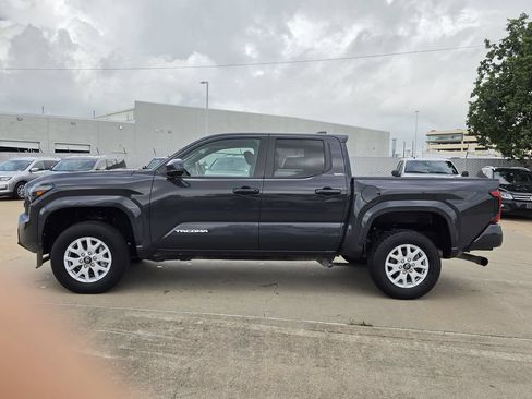 Used 2024 Toyota Tacoma SR5 AWD/4WD image 6