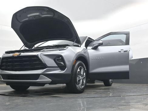 Used 2023 Chevrolet Blazer LT FWD image 42