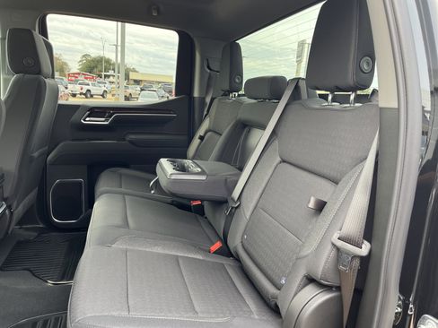 New 2026 GMC Sierra 1500 Elevation image 12