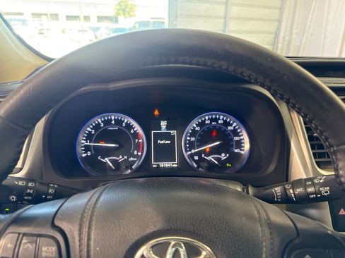 Used 2015 Toyota Highlander Limited FWD image 21