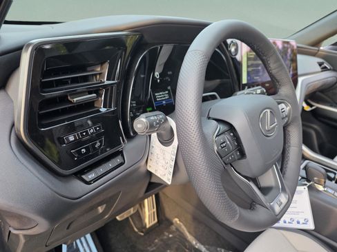 Certified 2026 Lexus TX 500h AWD w/ Technology Package image 18