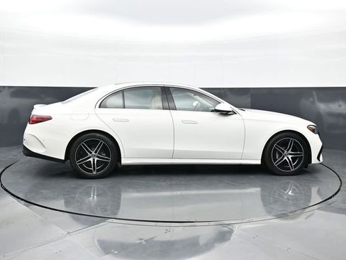 Used 2025 Mercedes-Benz E 450 4MATIC Sedan image 8