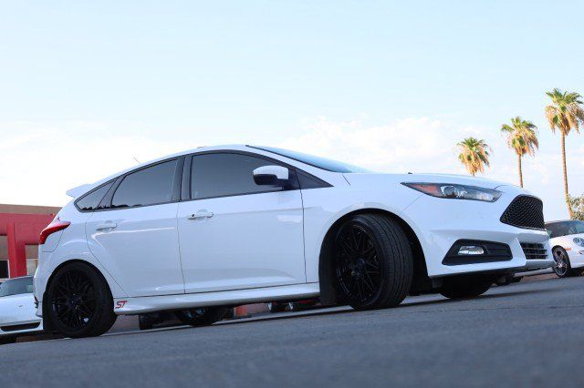 Used 2017 Ford Focus ST w/ Equipment Group 401A FWD image 12