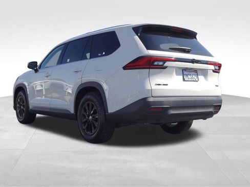 Certified 2024 Toyota Grand Highlander XLE image 6