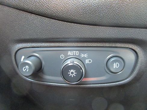 Used 2021 Chevrolet Equinox Premier FWD image 12