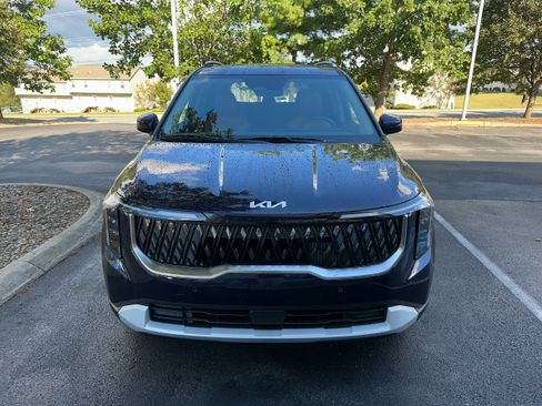 New 2026 Kia Carnival EX image 2