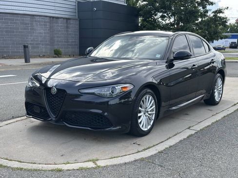 Used 2023 Alfa Romeo Giulia Sprint AWD/4WD image 1