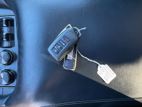 Used 2018 Lexus LX 570 Base image 18