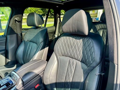 Used 2020 BMW X5 M50i AWD/4WD image 17