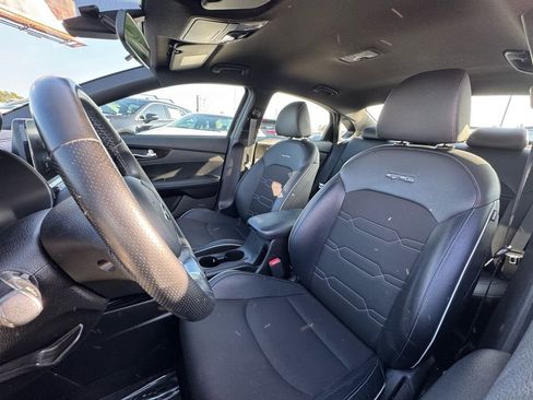 Used 2021 Kia Forte GT-Line image 14