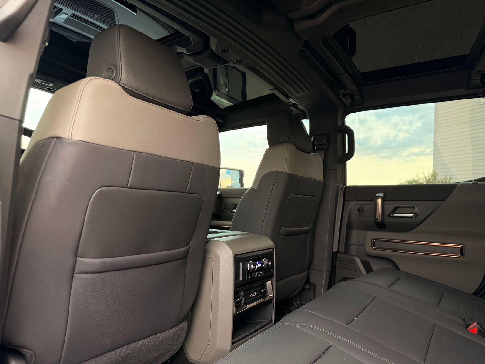 Used 2024 GMC Hummer EV 3X AWD/4WD image 29
