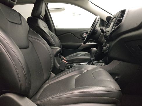 Used 2021 Jeep Cherokee Latitude Lux FWD image 21
