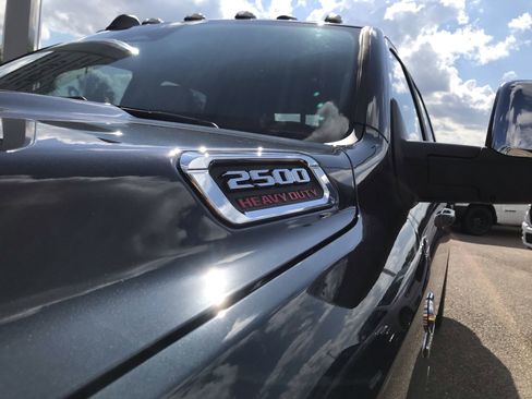 New 2026 RAM 2500 Laramie AWD/4WD image 11
