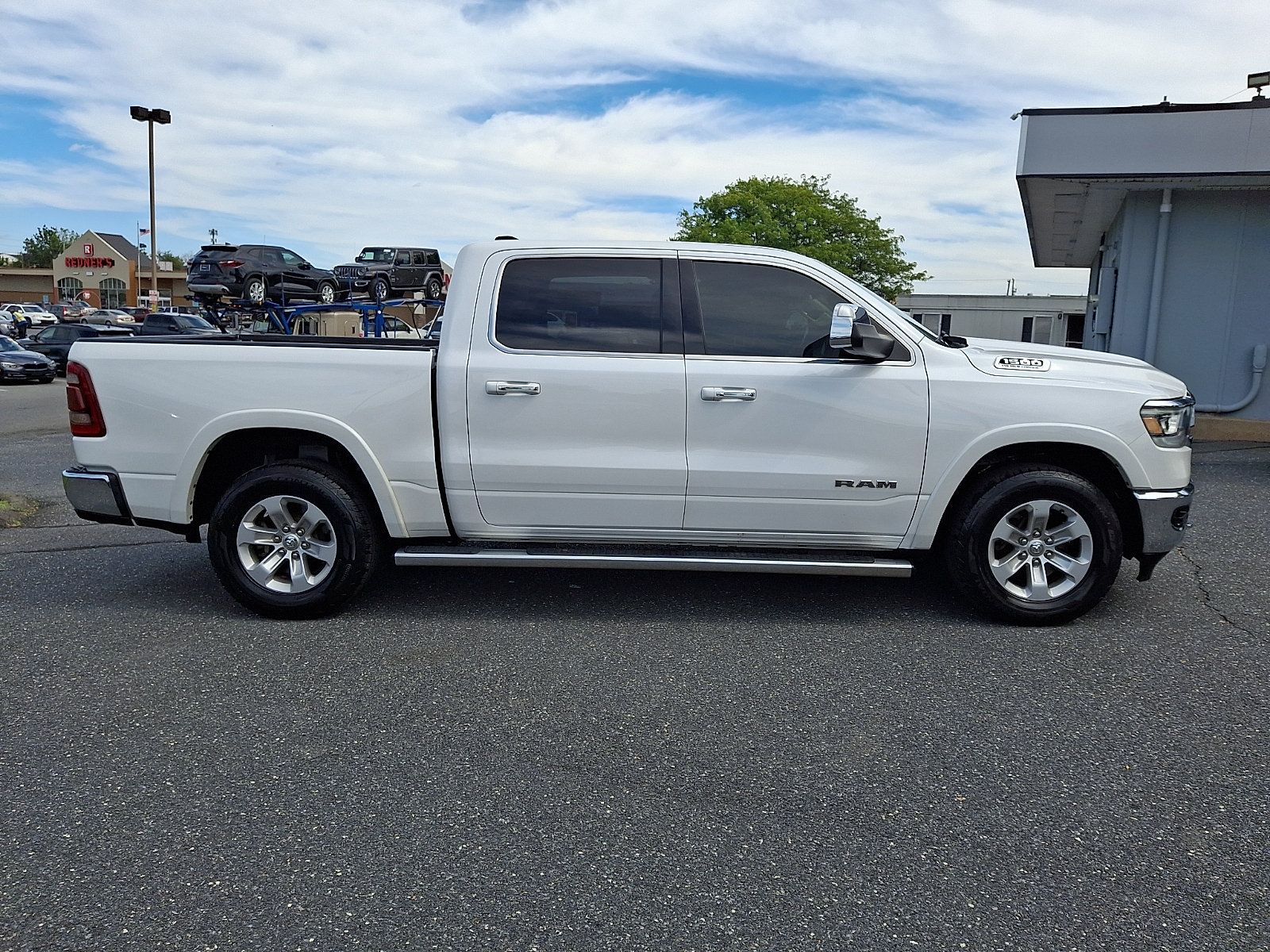 Used 2022 RAM 1500 Laramie AWD/4WD image 7