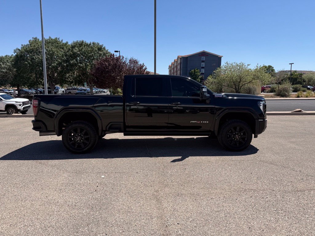 Used 2024 GMC Sierra 3500 AT4 w/ AT4 Premium Plus Package AWD/4WD image 4