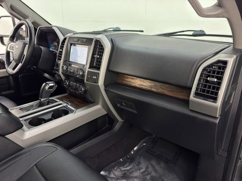 Used 2019 Ford F150 Lariat image 13