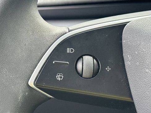 Used 2026 Tesla Model Y 2WD image 25