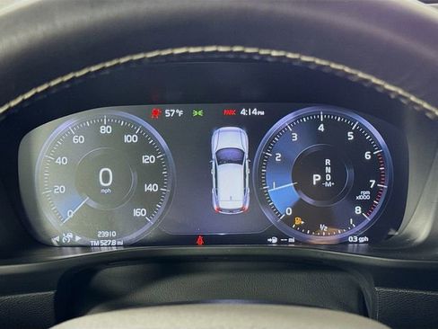 Used 2021 Volvo XC40 T5 R-Design w/ Advanced Package image 13