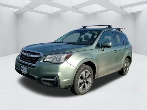 Used 2017 Subaru Forester 2.5i Premium image 1