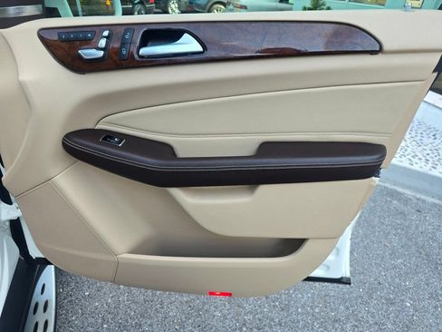 Used 2019 Mercedes-Benz GLS 450 4MATIC image 23