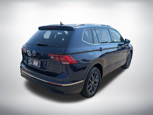 Used 2023 Volkswagen Tiguan SE FWD image 3