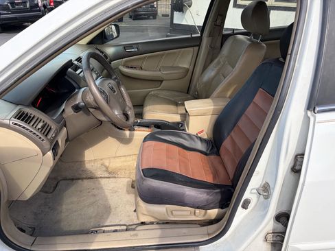 Used 2005 Honda Accord EX image 14