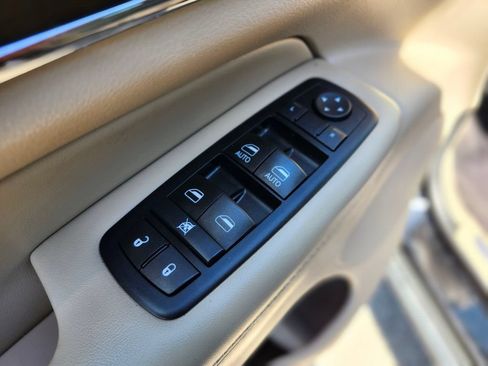 Used 2017 Jeep Grand Cherokee Limited AWD/4WD image 17